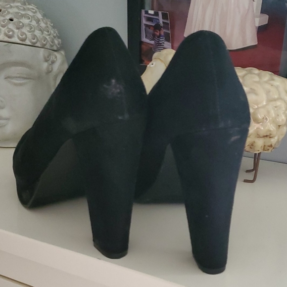 High heel shoes.. velvety - Picture 3 of 3